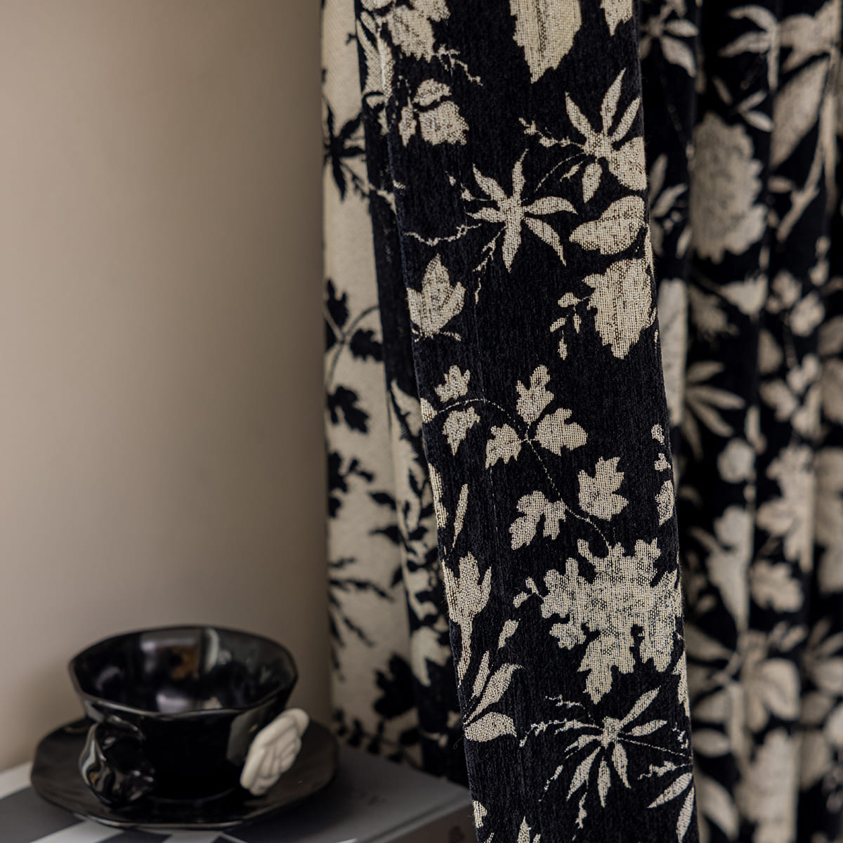 Blackout Retro American Design Chenille Jacquard Black Curtains White Floral
